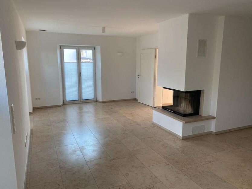Moderne mediterrane Doppelhaushälfte in Großmehring