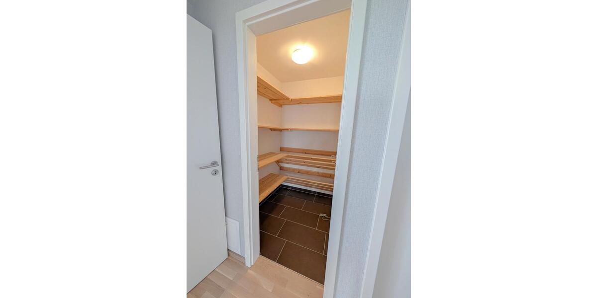 Erdgeschoßwohnung Backnang - 3.5 Zimmer, 93 m&sup2;, 1.350&euro; | Angebot:25994982