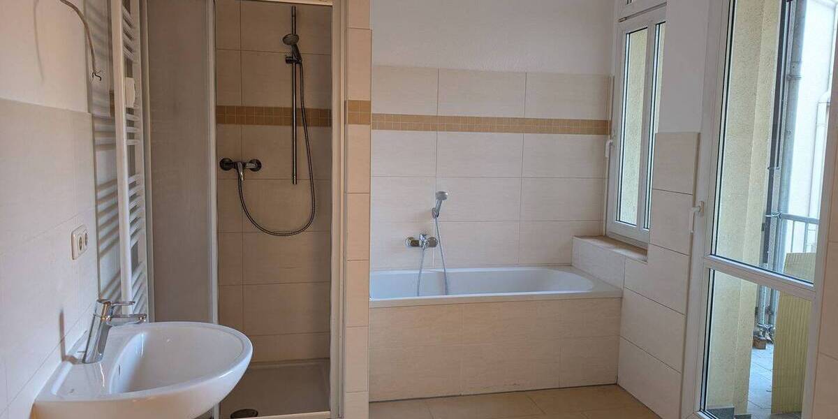 Etagenwohnung Kahla - 3 Zimmer, 86 m&sup2;, 645&euro; | Angebot:26261299