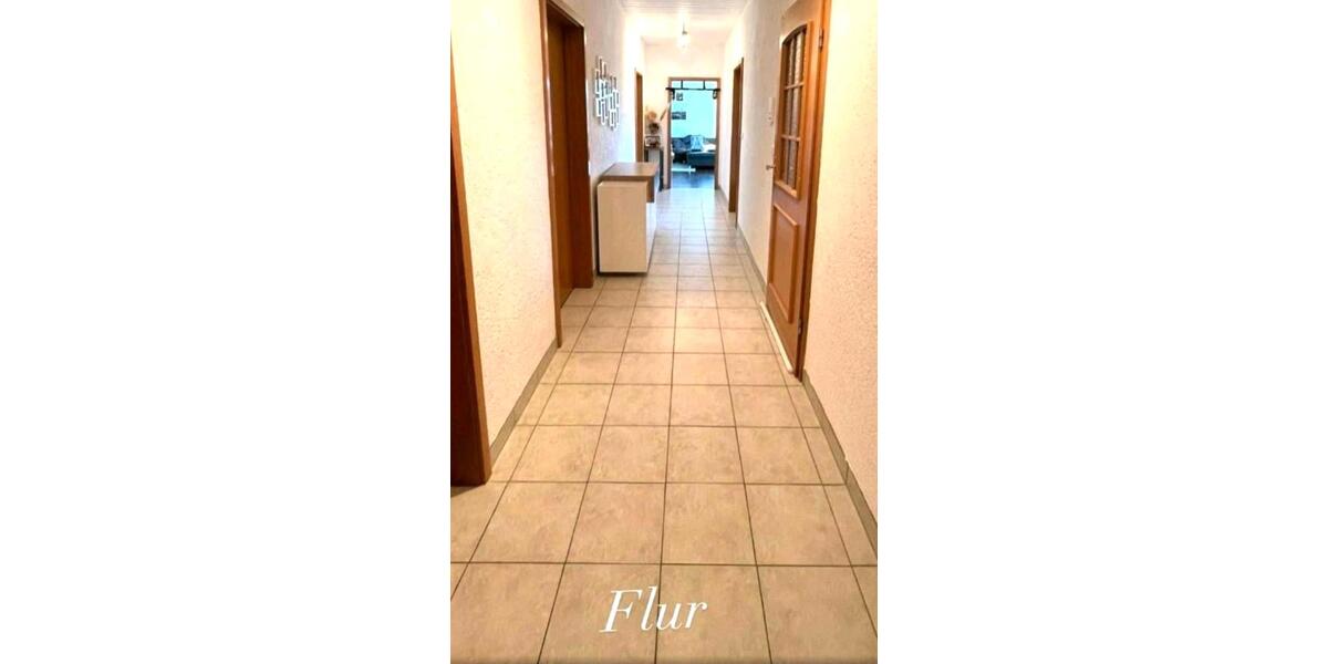 Dachgeschoßwohnung Waldshut-Tiengen Tiengen - 4 Zimmer, 120 m&sup2;, 1.500&euro; | Angebot:24641674