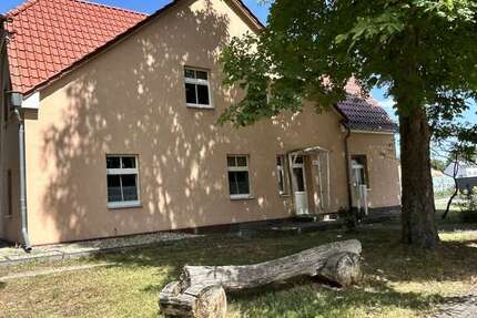 Wohnung zum Mieten in Zossen 1.098,10 € 108.91 m² 4 zimmer