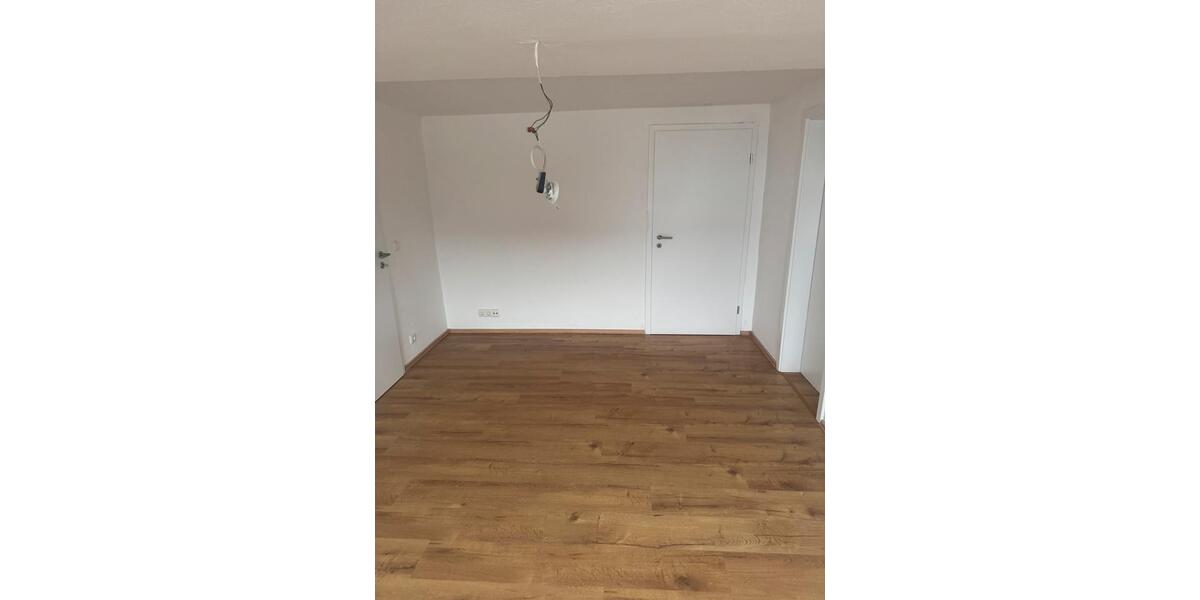 Dachgeschoßwohnung Neustadt bei Coburg - 3 Zimmer, 85 m&sup2;, 700&euro; | Angebot:24754374