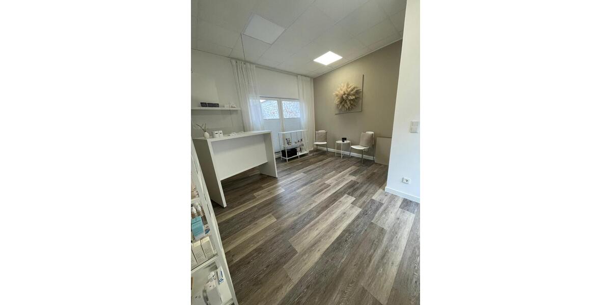 Gewerbefläche zu vermieten – 80 m² – Tiftlingerode zimmer