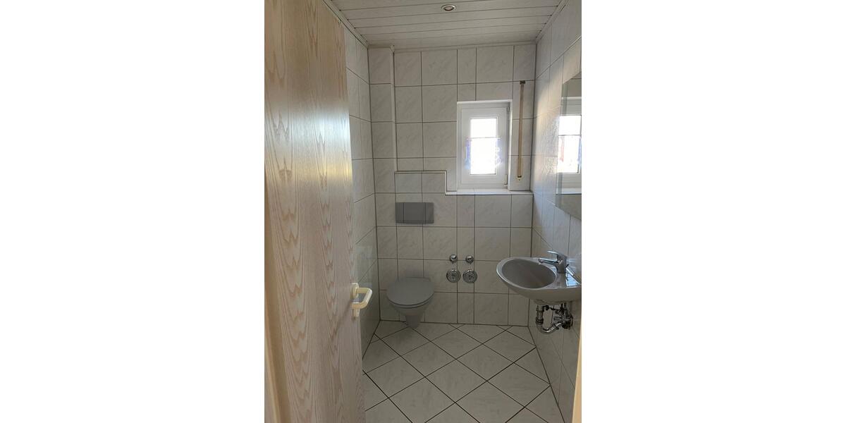 Dachgeschoßwohnung Hungen - 4 Zimmer, 108 m&sup2;, 780&euro; | Angebot:26634051