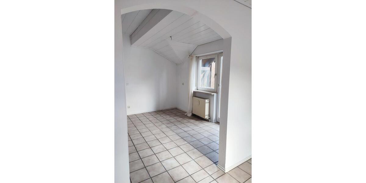Dachgeschoßwohnung Bad Griesbach im Rottal - 3 Zimmer, 74 m&sup2;, 650&euro; | Angebot:25393428