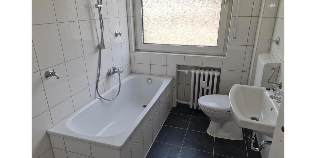 Erdgeschoßwohnung Duisburg Beeck - 3 Zimmer, 73 m&sup2;, 475&euro; | Angebot:24983384