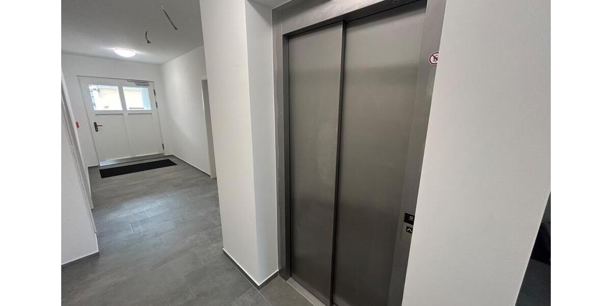 Dachgeschoßwohnung Beelitz - 3 Zimmer, 80 m&sup2;, 1.150&euro; | Angebot:26384471