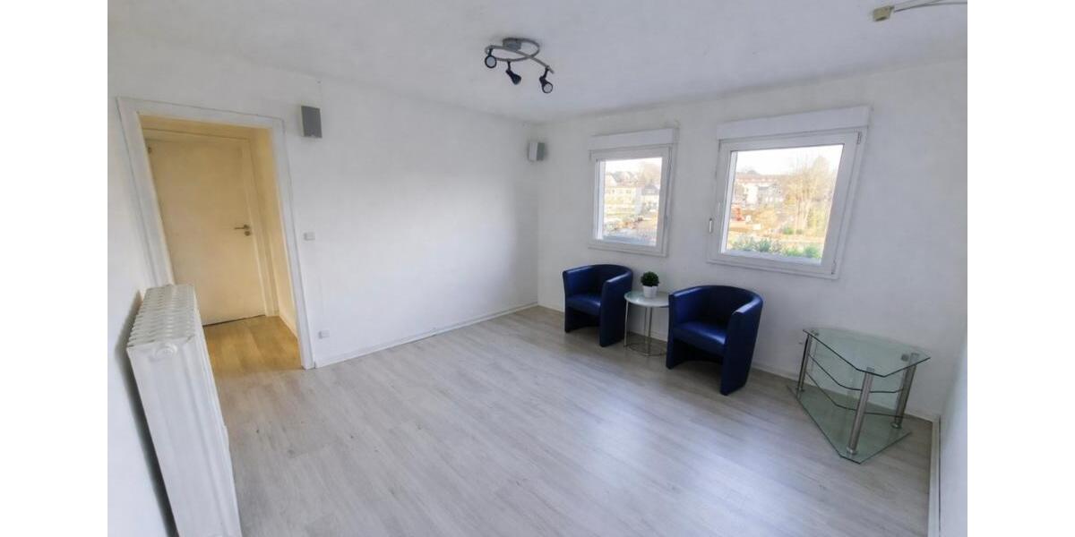 Etagenwohnung Waldbröl - 8 Zimmer, 220 m&sup2;, 1.200&euro; | Angebot:25253043