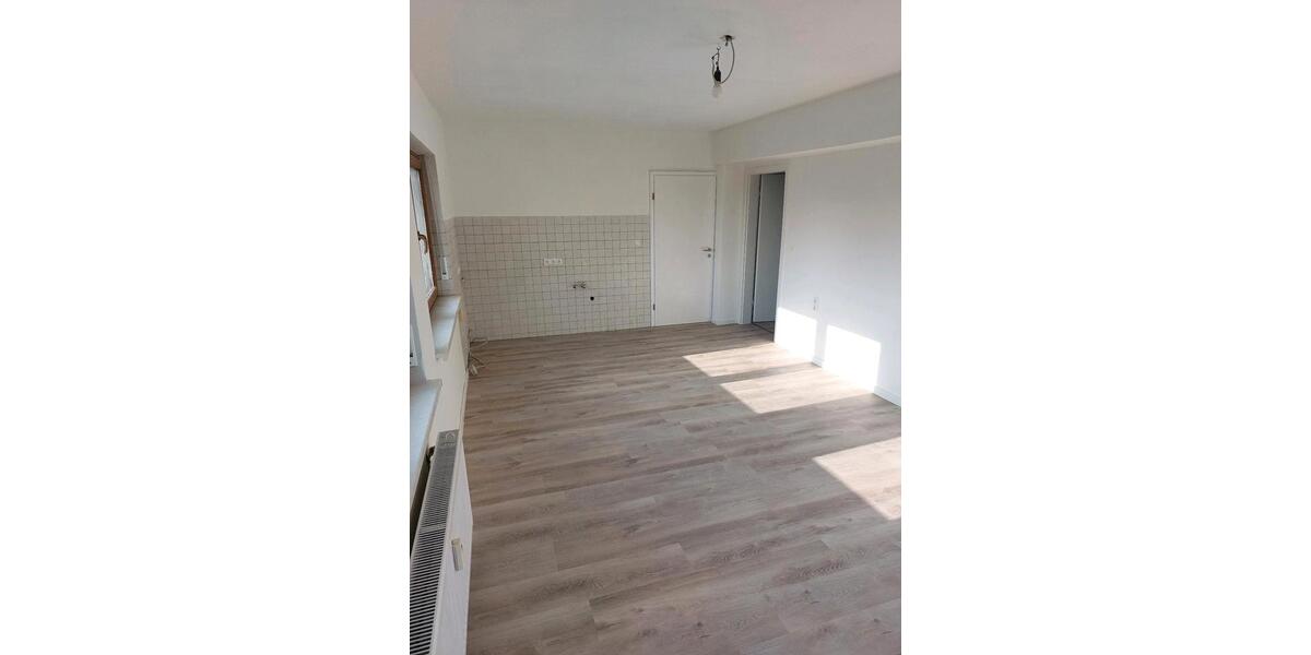 Etagenwohnung Angelburg - 4 Zimmer, 100 m&sup2;, 750&euro; | Angebot:26537434