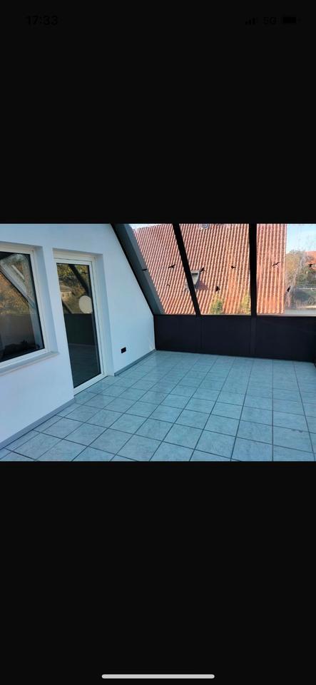Helle 3 -Zimmer-Wohnung mit großem Wintergarten in zentraler Lage zimmer