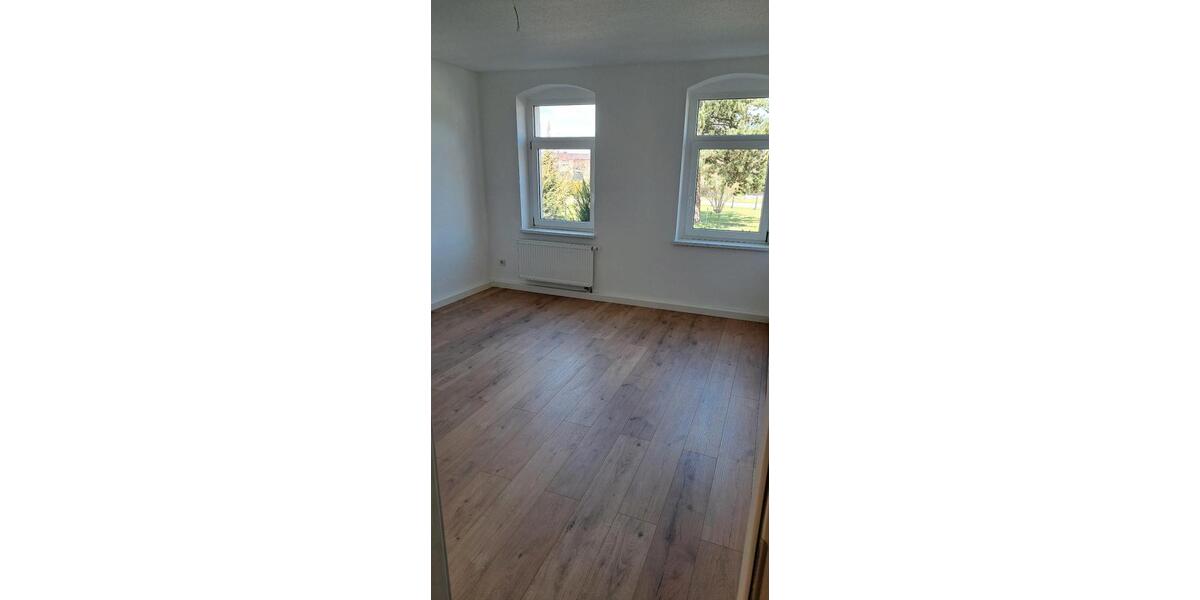 Etagenwohnung Geringswalde - 4 Zimmer, 93 m&sup2;, 590&euro; | Angebot:26330026