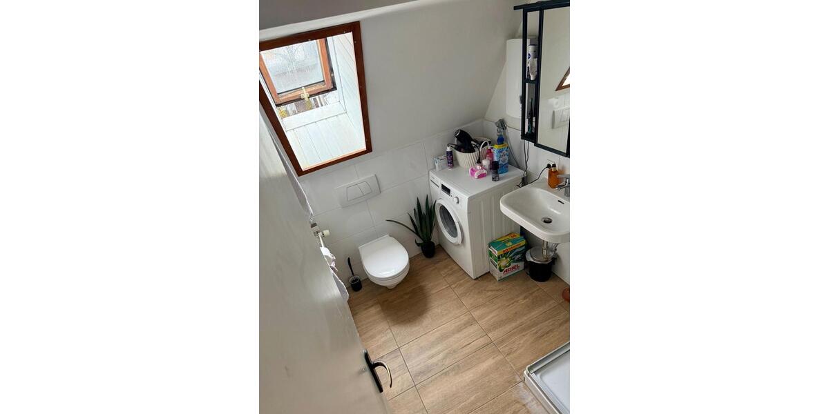 Dachgeschoßwohnung Kempten (Allgäu) - 3.5 Zimmer, 69 m&sup2;, 900&euro; | Angebot:26013041