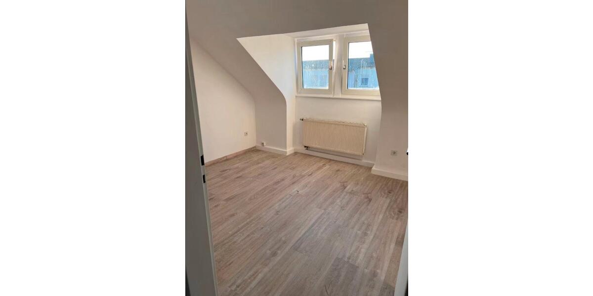 Dachgeschoßwohnung Germersheim - 2 Zimmer, 66 m&sup2;, 700&euro; | Angebot:26629746
