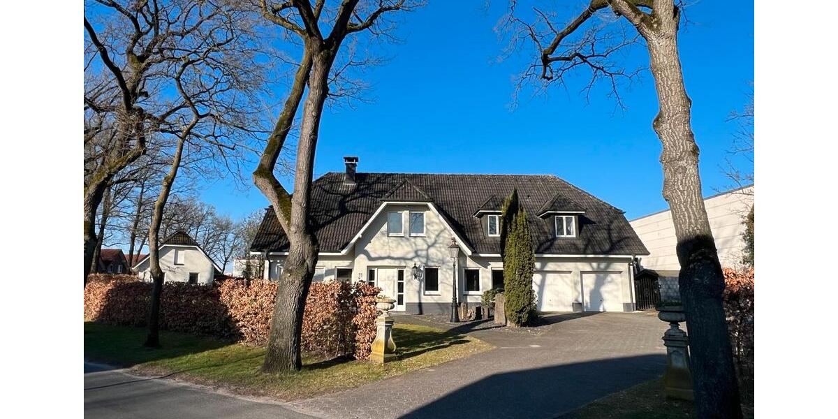 Villa Gronau (Westfahlen) - 10 Zimmer, 300 m&sup2;, 2.500&euro; | Angebot:26510920