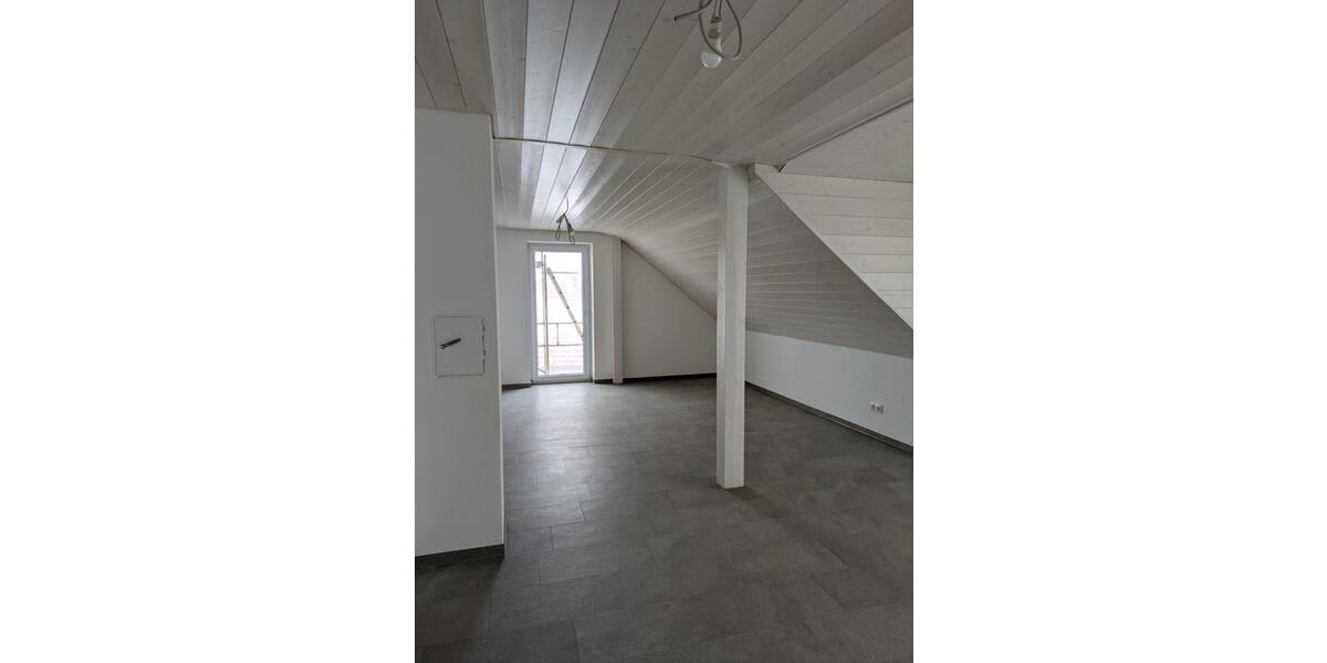 Dachgeschoßwohnung Kirchdorf an der Amper - 3 Zimmer, 90 m&sup2;, 1.200&euro; | Angebot:25310507