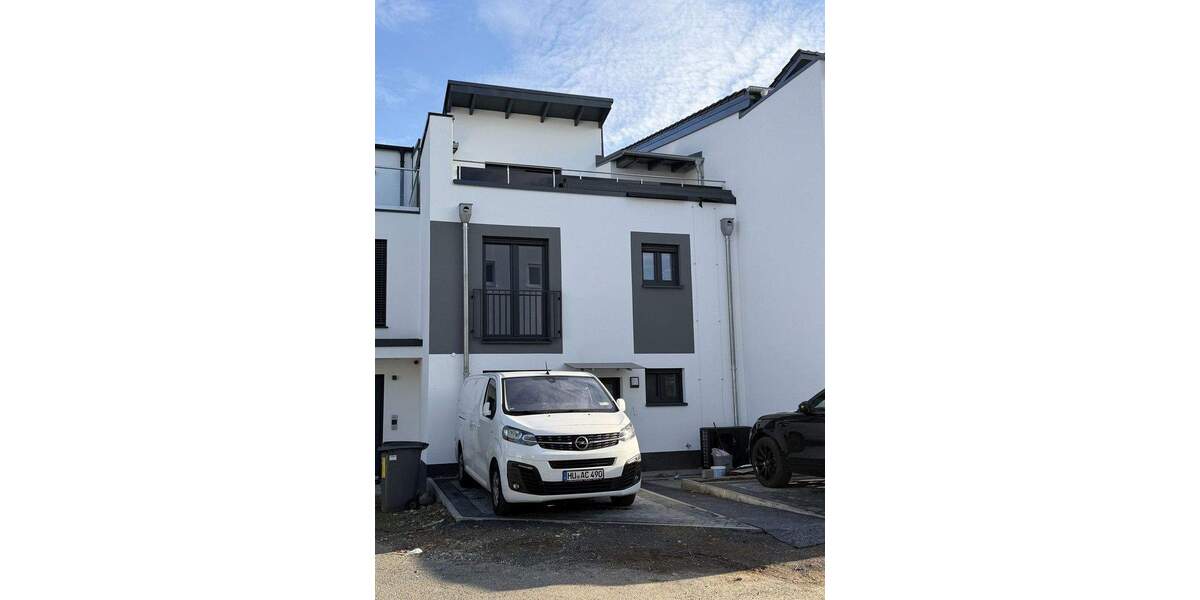 Reihenmittelhaus Ofenbach Bieber - 7 Zimmer, 200 m&sup2;, 3.000&euro; | Angebot:24031809