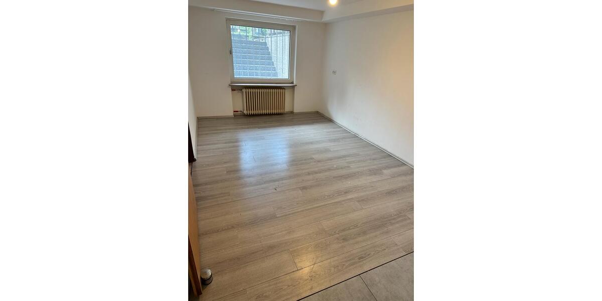 Etagenwohnung Neunkirchen Heinitz - 3 Zimmer, 60 m&sup2;, 400&euro; | Angebot:26384021