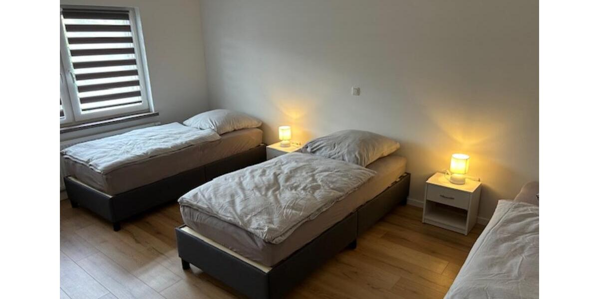 Wohnen auf Zeit Unterwellenborn - 4 Zimmer, 120 m&sup2;, 25&euro; | Angebot:19608078