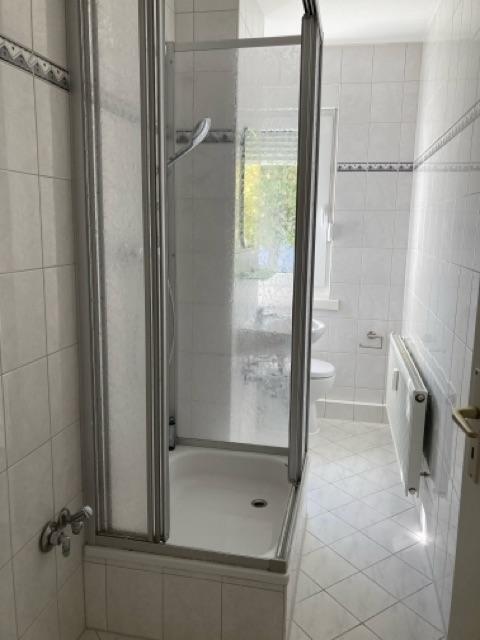 3 Zimmer im Erdgeschoß mit Dusche