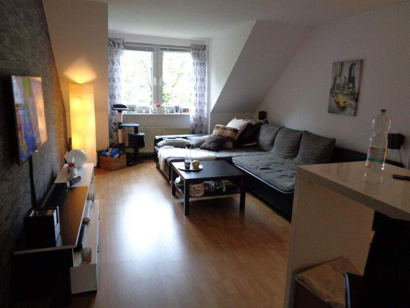 HH-Eilbek, 2 Zimmer Wohnung im Dachgeschoss !Bitte unsere Fragen beachten! 2 zimmer