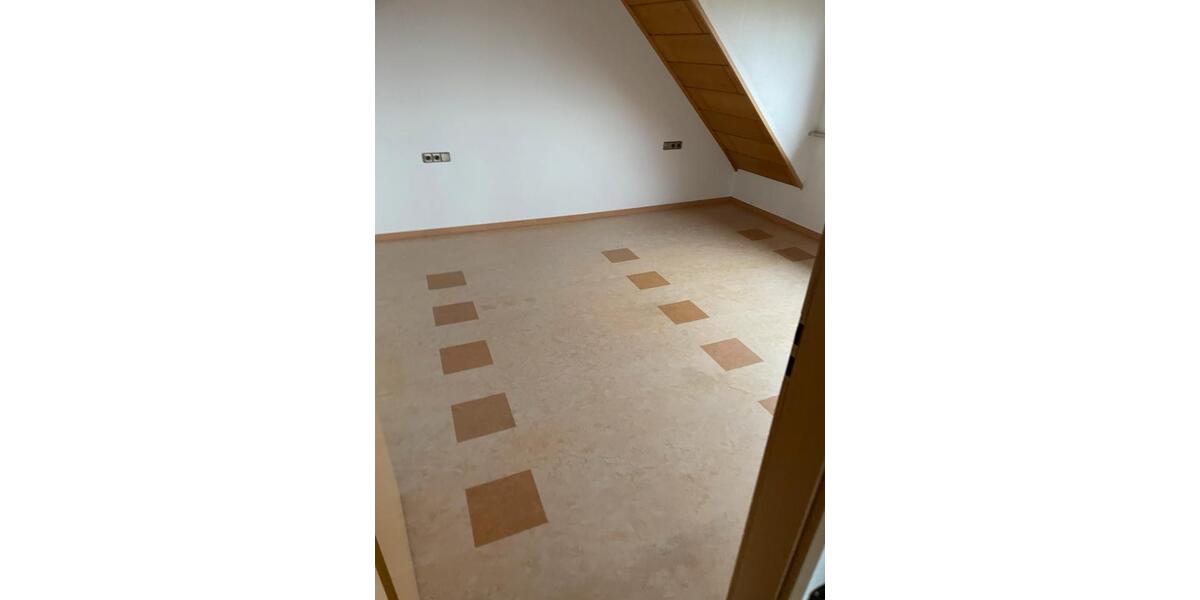 Dachgeschoßwohnung Flachslanden - 2 Zimmer, 65 m&sup2;, 550&euro; | Angebot:26505525
