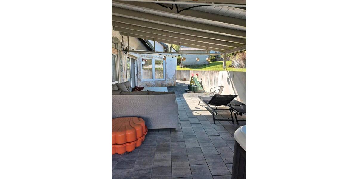 Dachgeschoßwohnung Wächtersbach - 3 Zimmer, 260 m&sup2;, 2.400&euro; | Angebot:26359348