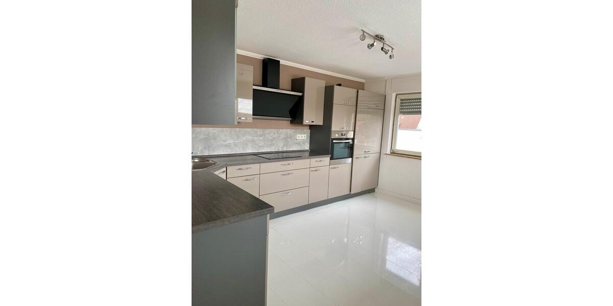 Dachgeschoßwohnung Hargesheim - 3 Zimmer, 75 m&sup2;, 830&euro; | Angebot:26041431