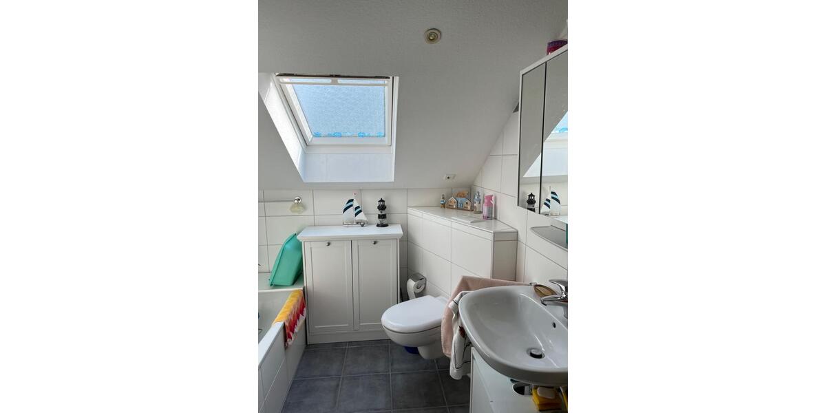 Dachgeschoßwohnung Bad Lippspringe - 3 Zimmer, 72 m&sup2;, 365&euro; | Angebot:26640733