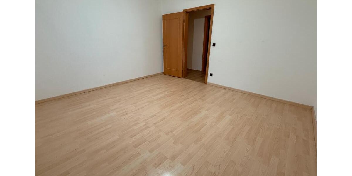 Etagenwohnung Wehrheim - 3 Zimmer, 105 m&sup2;, 1.270&euro; | Angebot:25784276