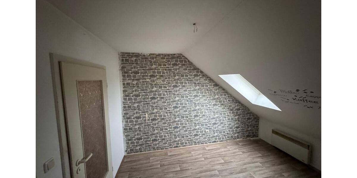 Dachgeschoßwohnung Ebern - 3 Zimmer, 80 m&sup2;, 500&euro; | Angebot:24946649