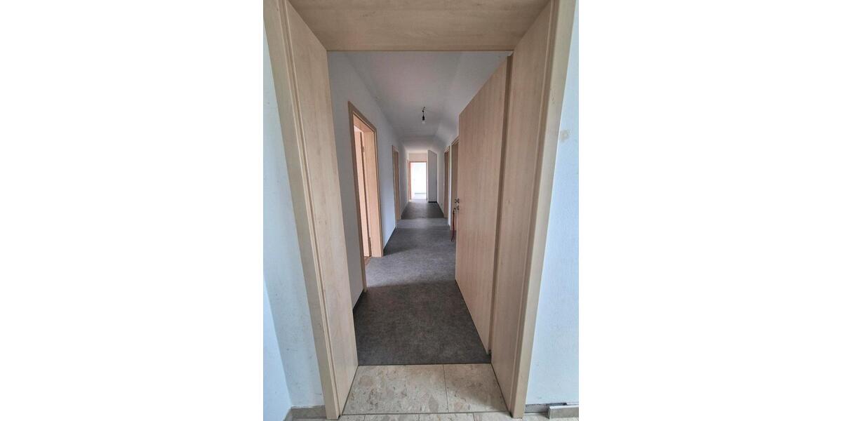 Vermiete eine 4 Zimmer Dachgeschoss Wohnung zimmer