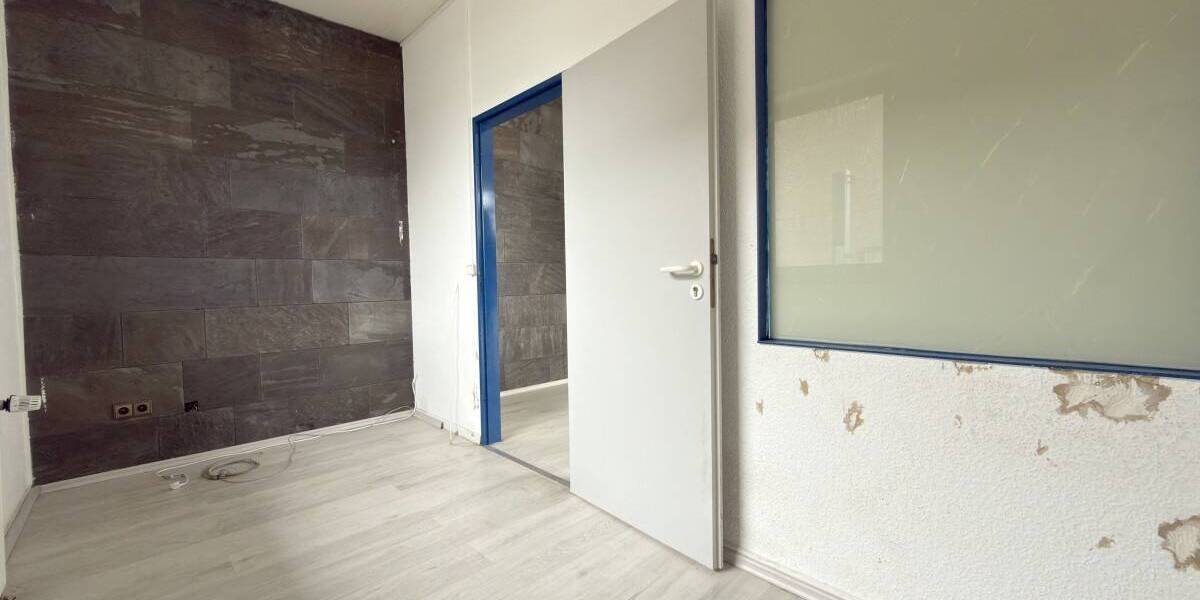 Einfamilienhaus Oberhausen Lirich-Nord - 9 Zimmer, 2.300&euro; | Angebot:26585910