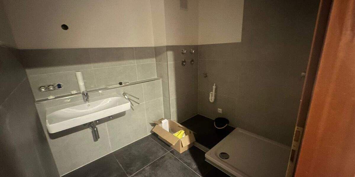 Attraktive neu sanierte 2 ZKB Wohnung mit Einbauküche und Balkon 2 zimmer