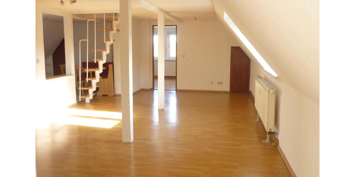 Dachgeschoßwohnung Greiz - 2.5 Zimmer, 58 m&sup2;, 270&euro; | Angebot:25148858