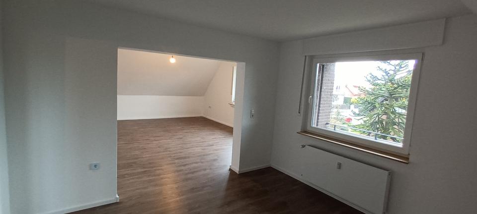 Dachgeschoßwohnung Geeste - 4 Zimmer, 110 m&sup2;, 770&euro; | Angebot:26611269