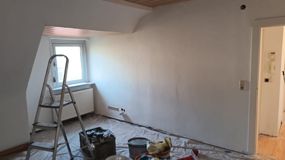 Dachgeschoßwohnung Saarbrücken West - 3 Zimmer, 100 m&sup2;, 550&euro; | Angebot:24694825