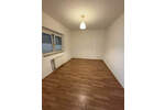 Top geschnittenes Garten Apartment mit EBK