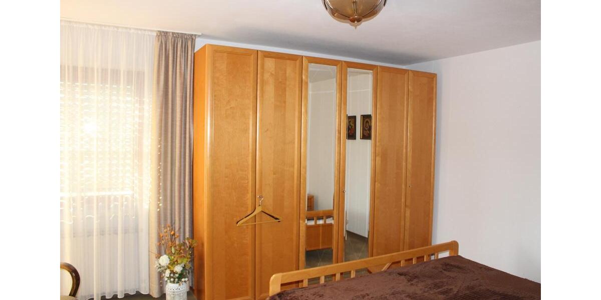 Etagenwohnung Deggendorf - 4 Zimmer, 124 m&sup2;, 960&euro; | Angebot:26544493