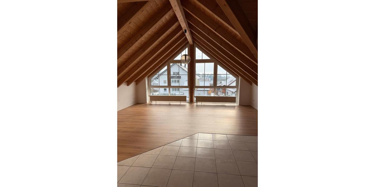 Dachgeschoßwohnung Ergolding - 5 Zimmer, 130 m&sup2;, 1.665&euro; | Angebot:26269095