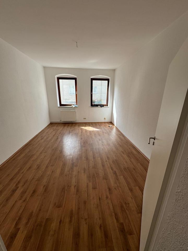 Ein Raum zu vermieten ( nur weiblich)