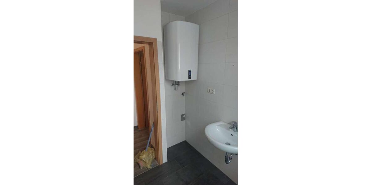 Dachgeschoßwohnung Meiningen - 2 Zimmer, 42 m&sup2;, 350&euro; | Angebot:26426101