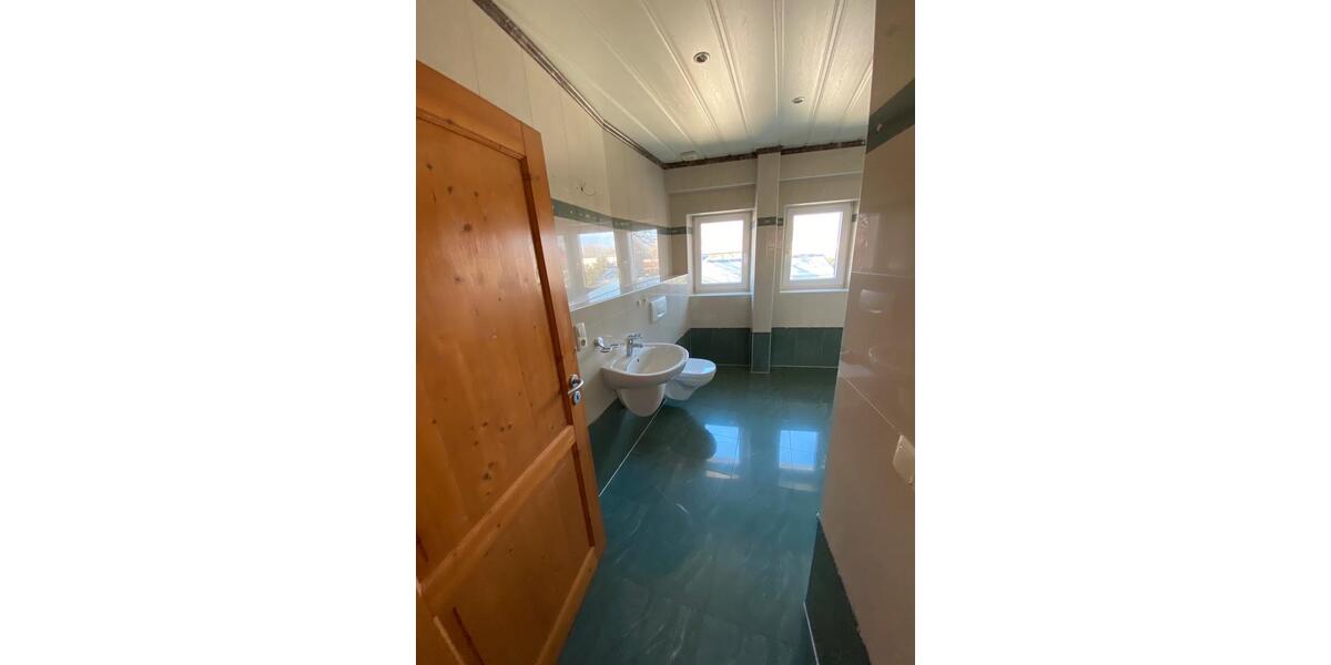 Dachgeschoßwohnung Parchim - 3 Zimmer, 105 m&sup2;, 1.195&euro; | Angebot:25832046