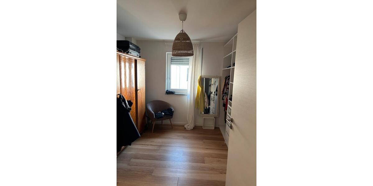 Etagenwohnung Dingolfing - 4 Zimmer, 105 m&sup2;, 1.100&euro; | Angebot:26703588