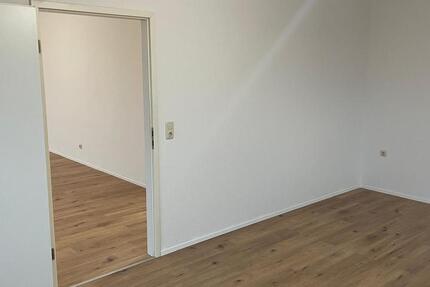 Wohnung Apolda - 2 Zimmer, 73 m&sup2;, 600&euro; | Angebot:26056114