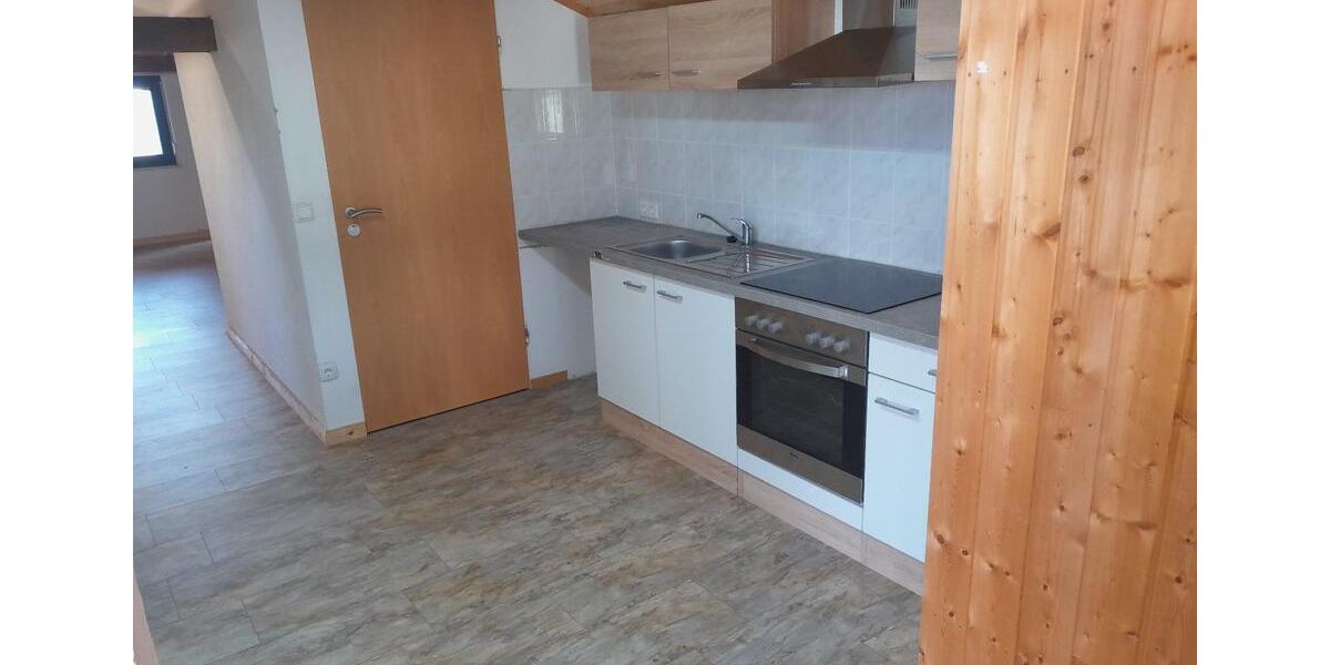 Dachgeschoßwohnung Oberschneiding - 3 Zimmer, 68 m&sup2;, 525&euro; | Angebot:25978830
