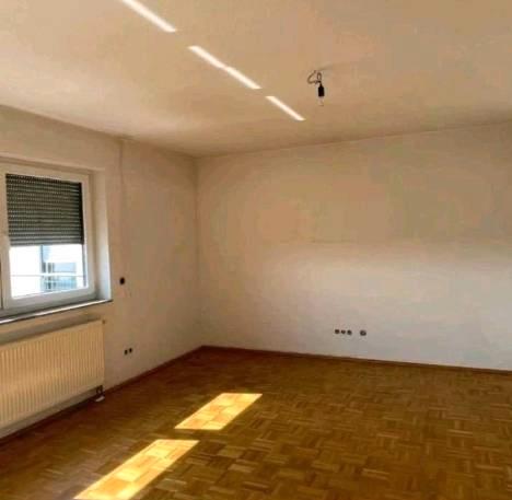 Dachgeschoßwohnung Niederkassel - 3 Zimmer, 86 m&sup2;, 1.400&euro; | Angebot:26639580
