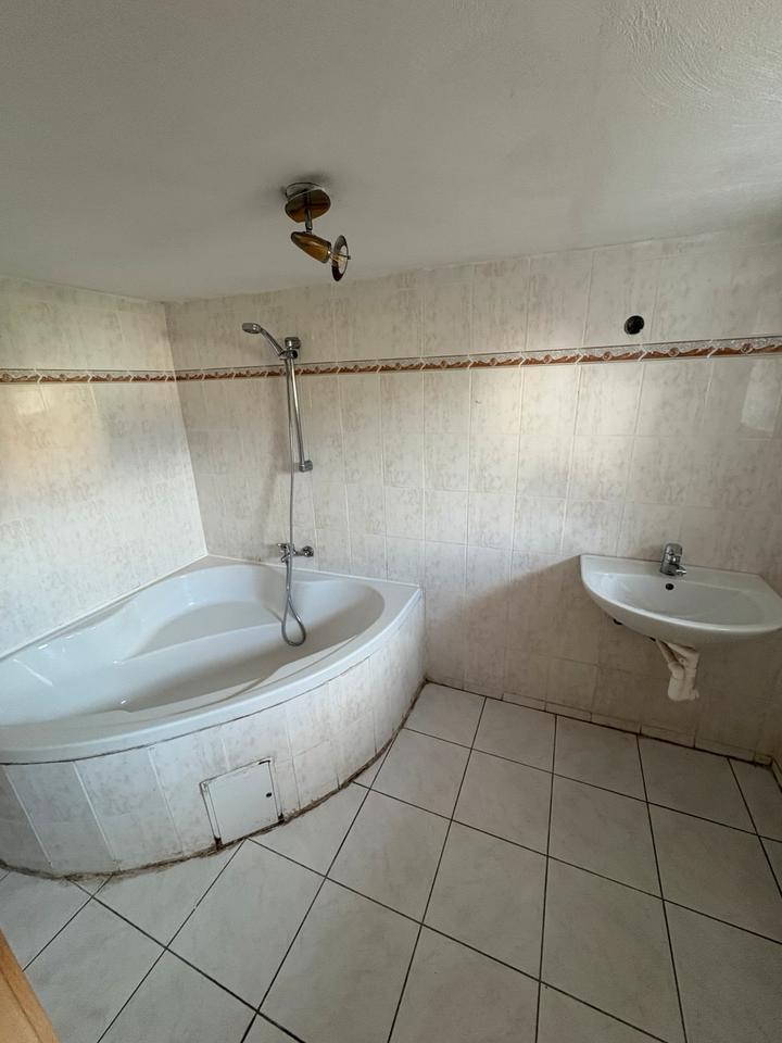 Neu renoviertes Einfamilienhaus mit Garten & Stellplatz
