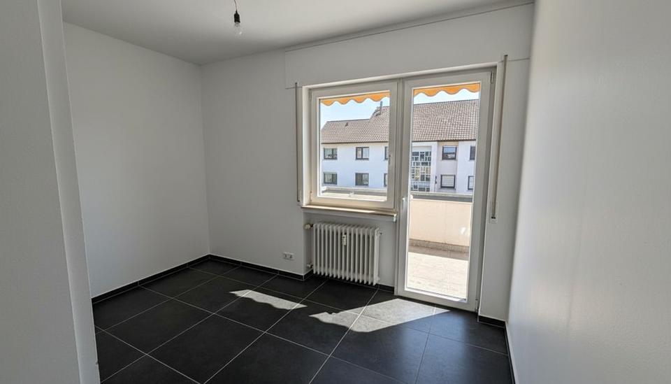 Frisch sanierte, sonnige 2-Zimmer-Wohnung mit Süd-Loggia & TG-Stellplatz – ruhig & zentral 2 zimmer