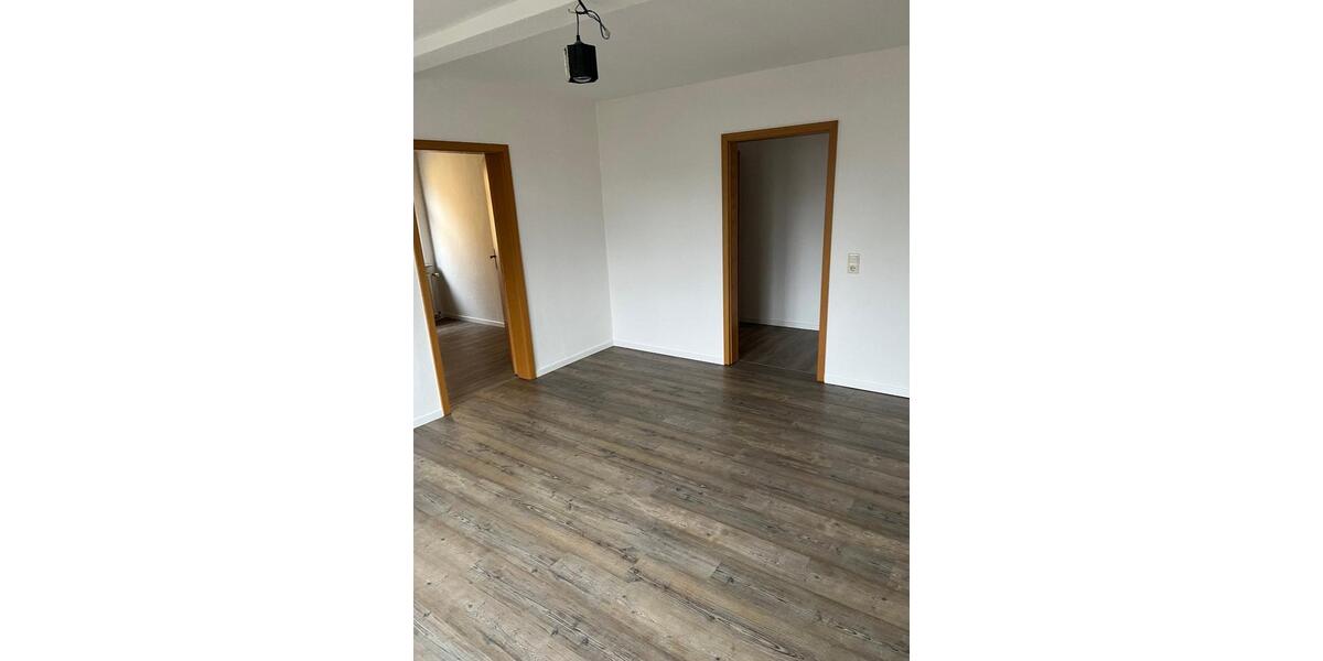Dachgeschoßwohnung Triptis - 3 Zimmer, 80 m&sup2;, 480&euro; | Angebot:26354155