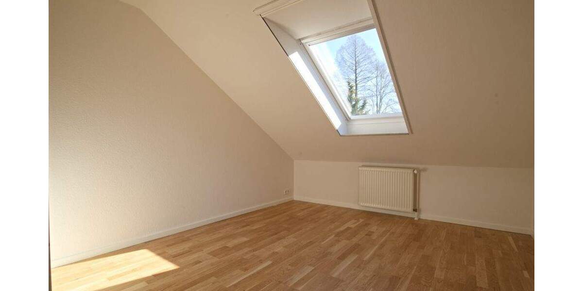 Etagenwohnung Rellingen - 3 Zimmer, 73 m&sup2;, 1.100&euro; | Angebot:25815037